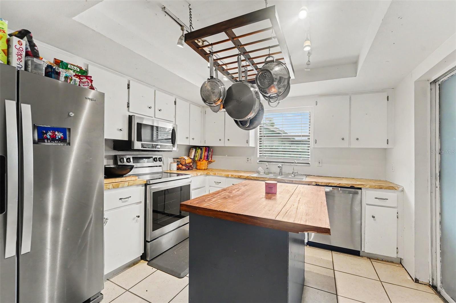 1215 PERSIMMON DR — photo 12