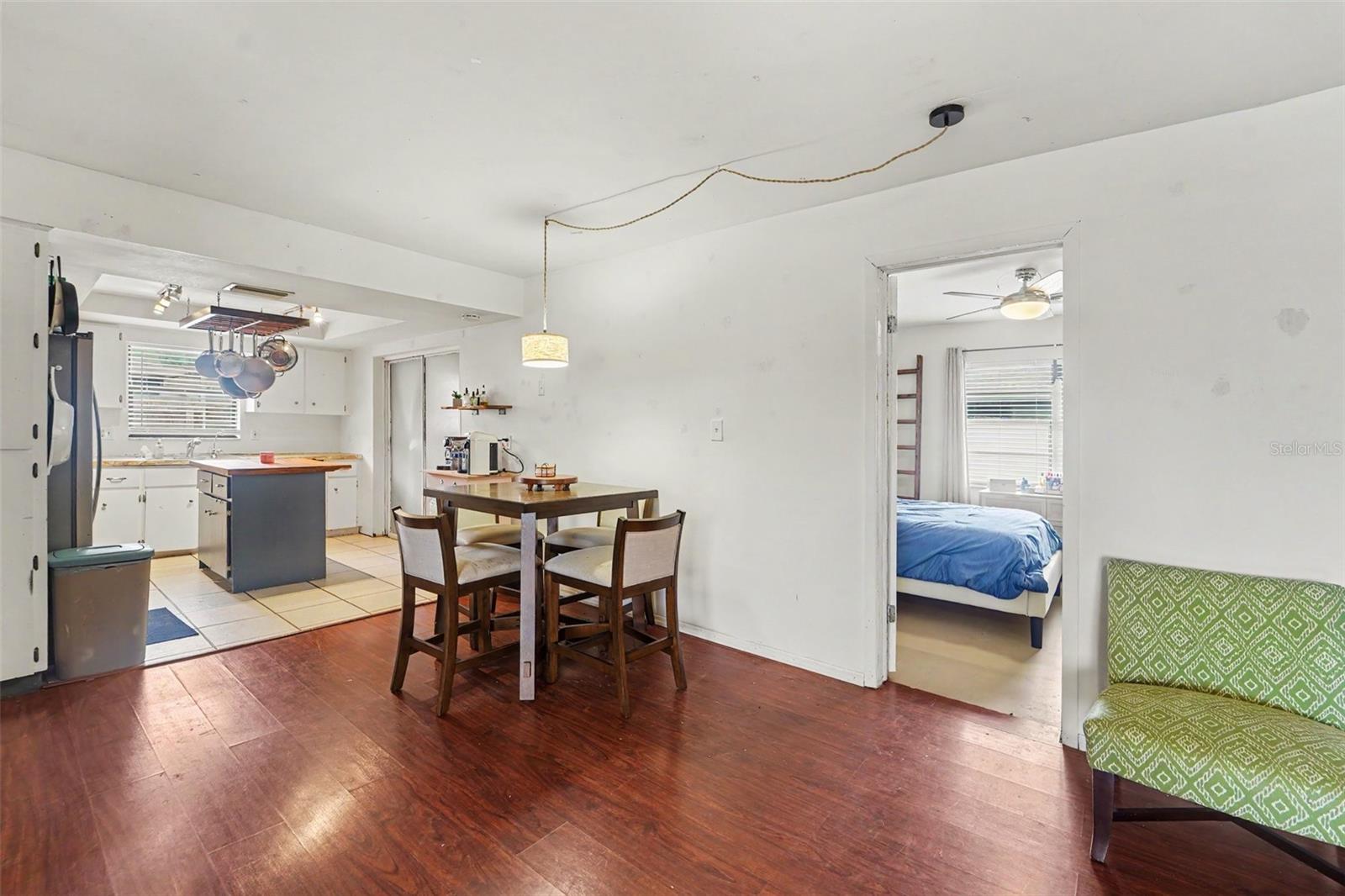 1215 PERSIMMON DR — photo 8