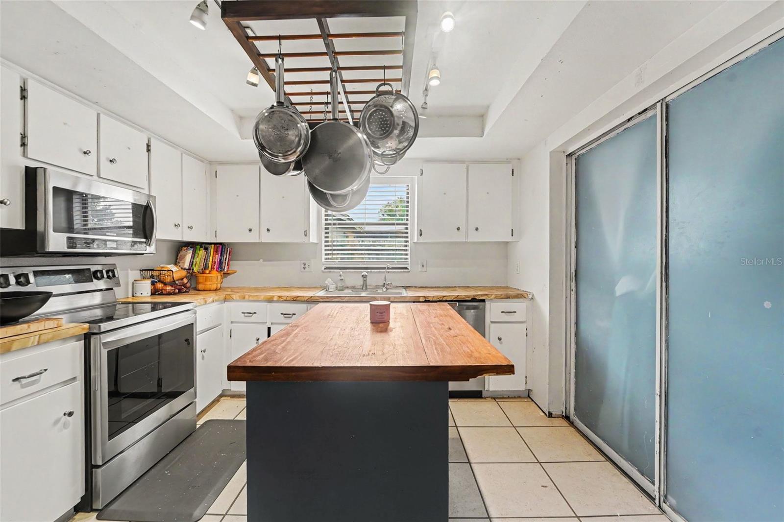1215 PERSIMMON DR — photo 15