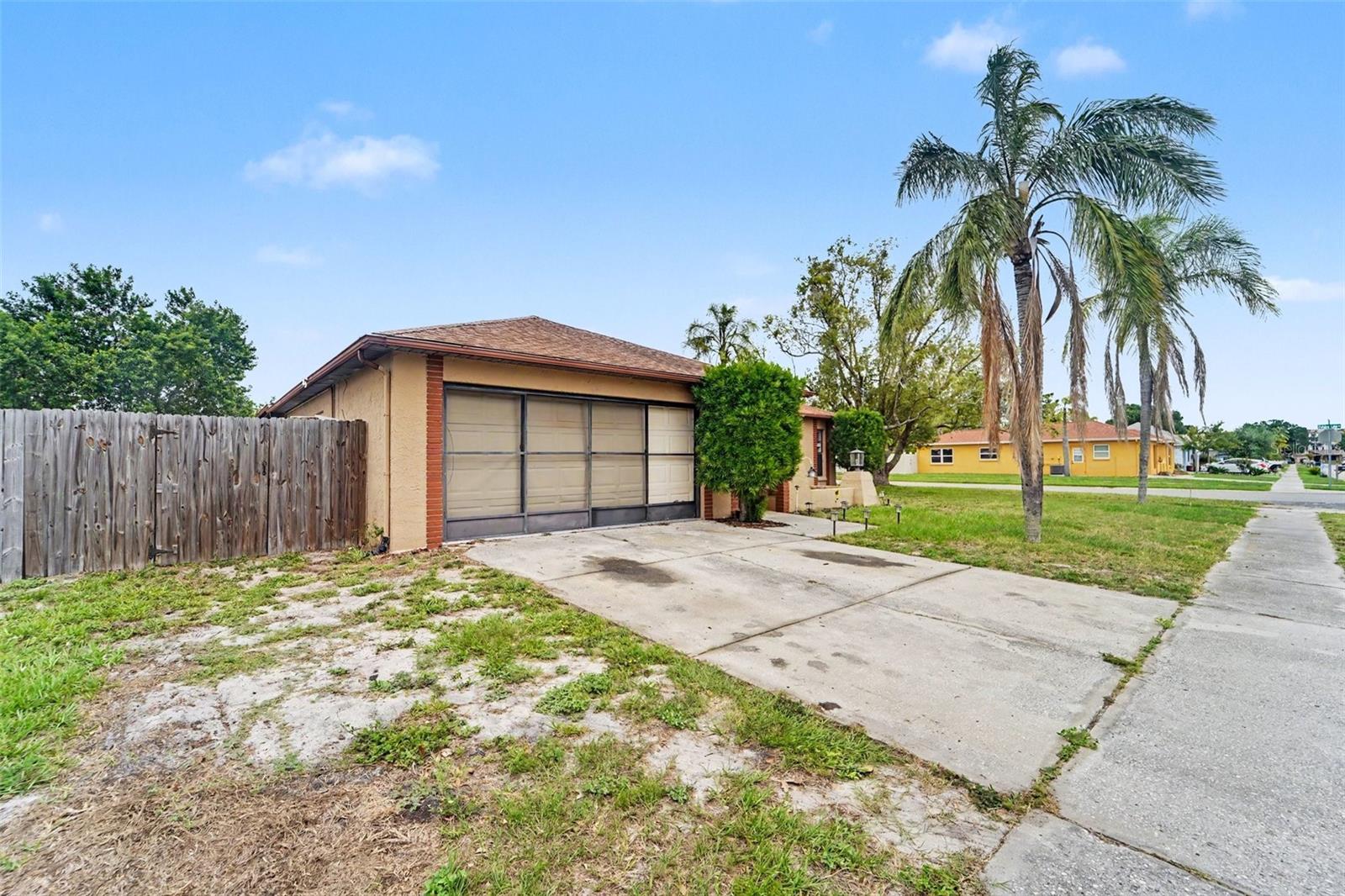 1215 PERSIMMON DR — photo 4