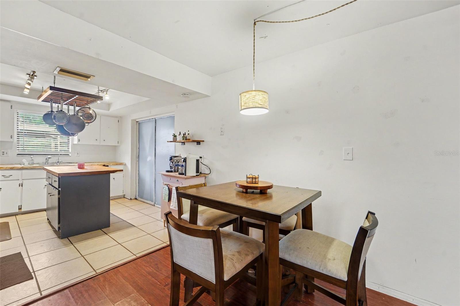 1215 PERSIMMON DR — photo 10