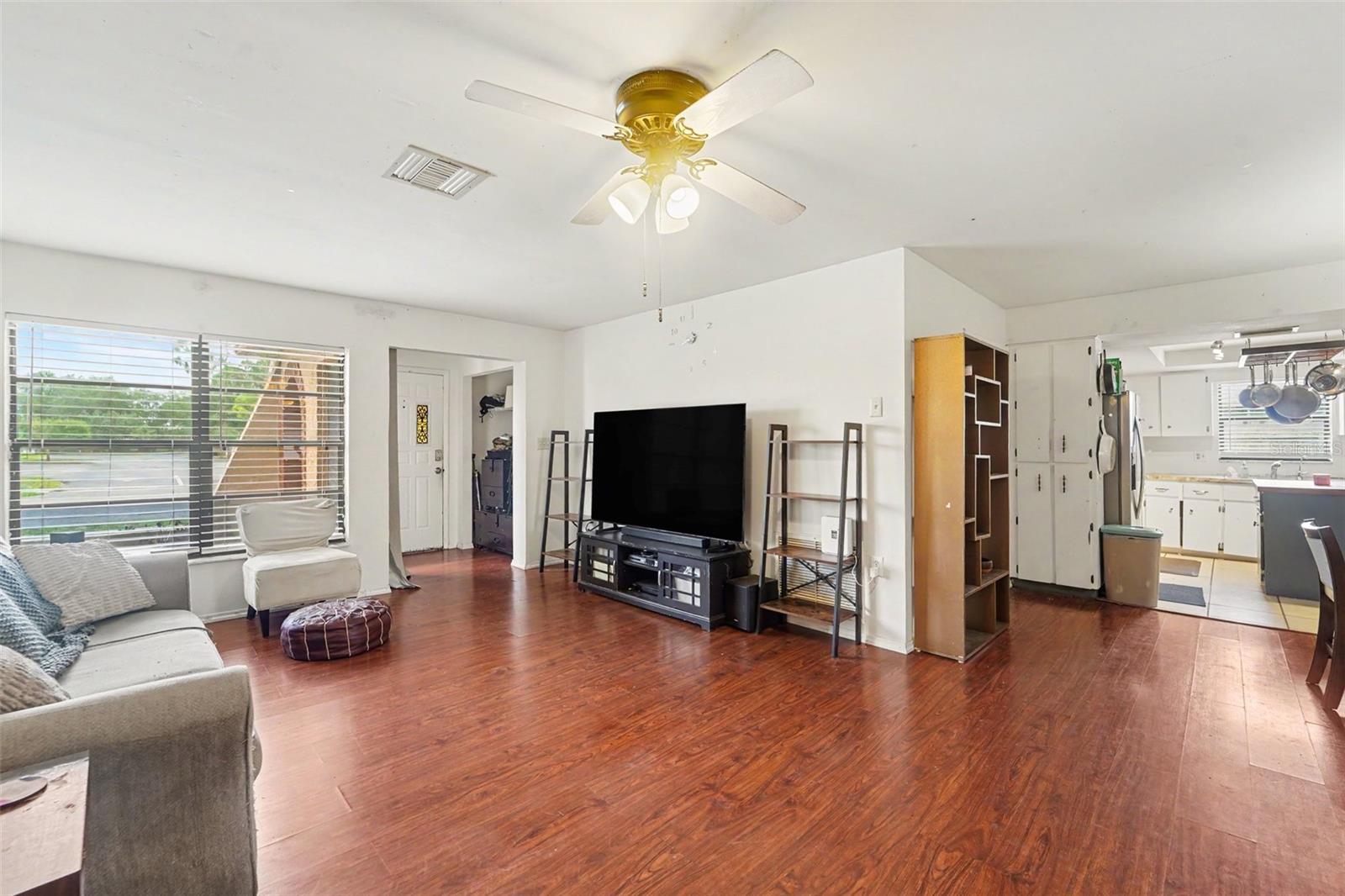 1215 PERSIMMON DR — photo 7