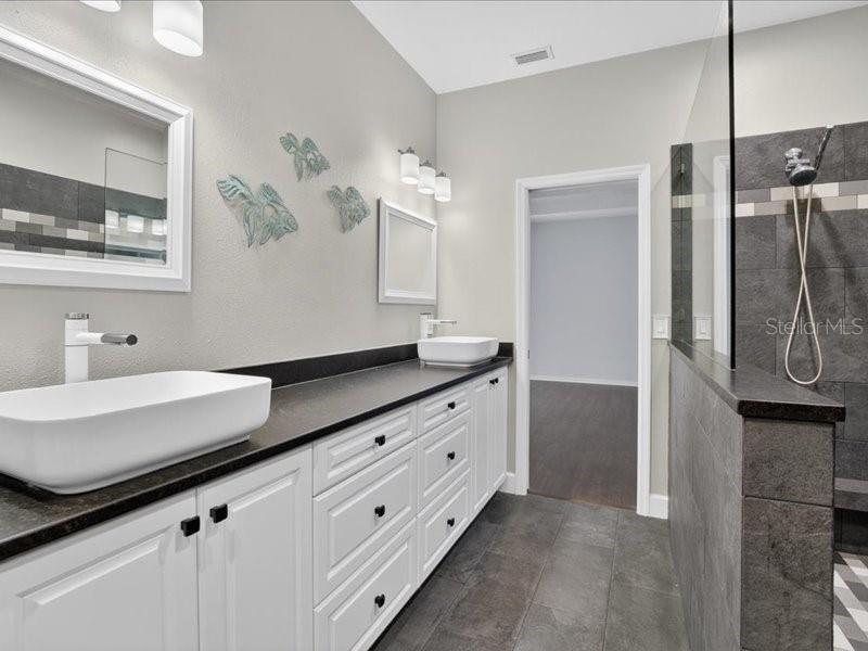 5513 GOLDEN ISLES DR — photo 16