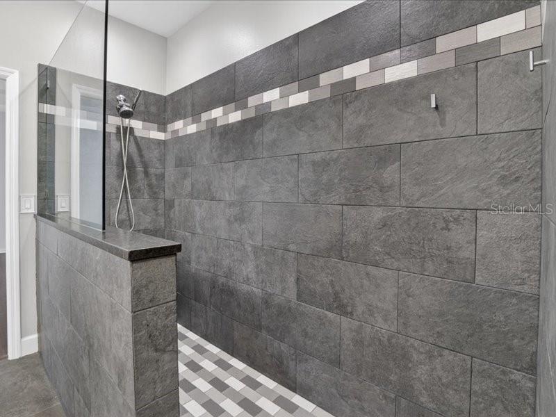 5513 GOLDEN ISLES DR — photo 17