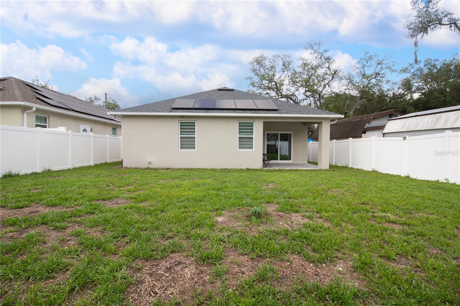 8920 N NEWPORT AVE — photo 43