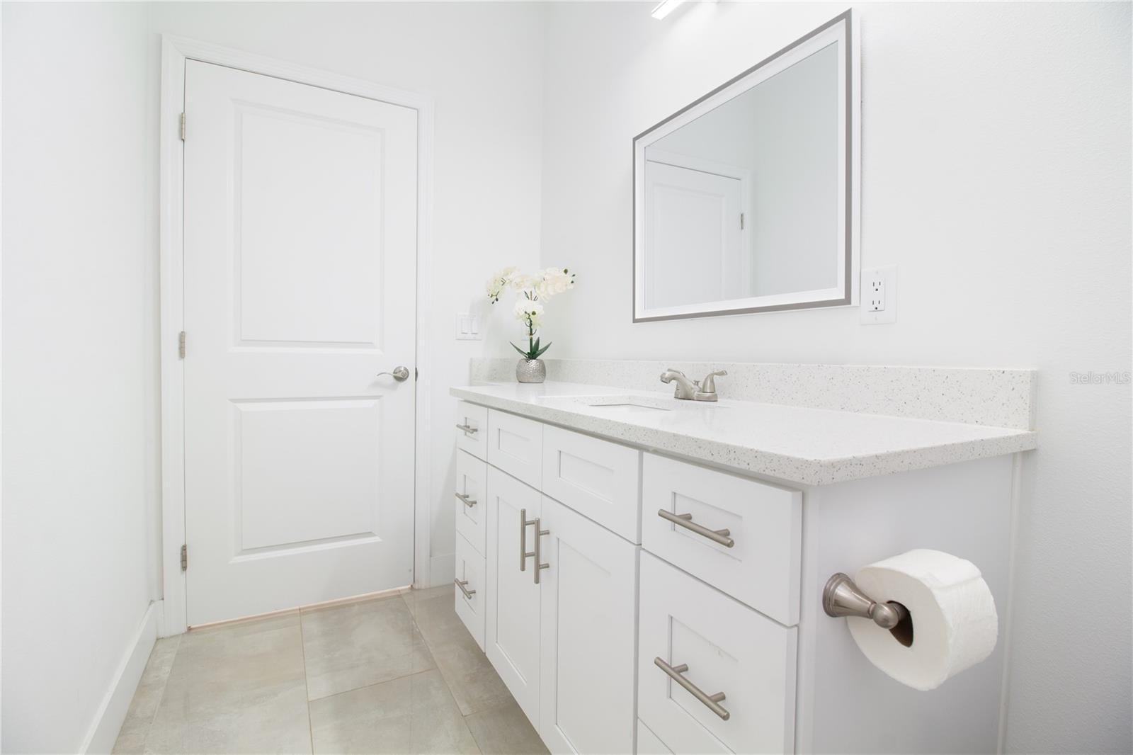 8920 N NEWPORT AVE — photo 21