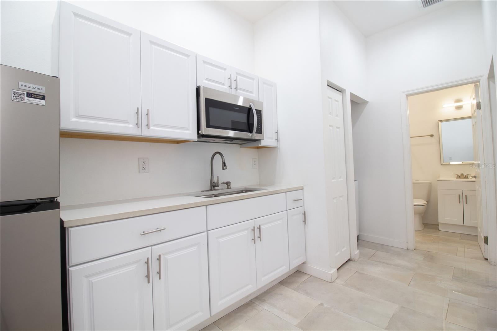 8920 N NEWPORT AVE — photo 33