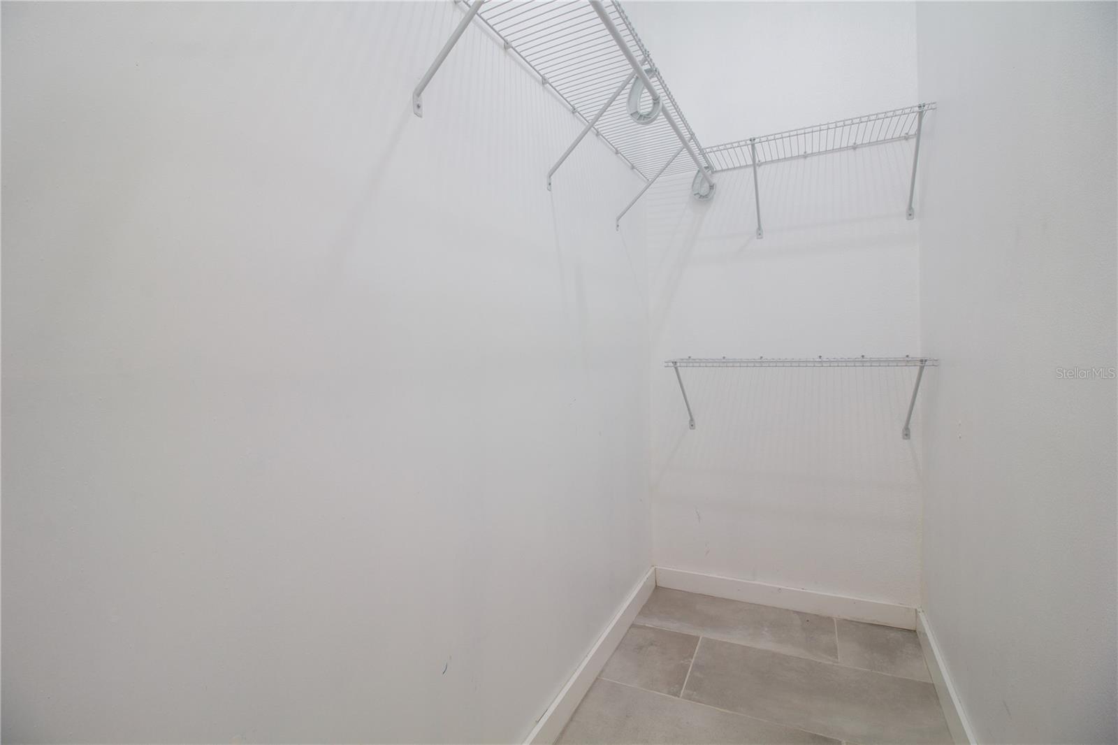 8920 N NEWPORT AVE — photo 39