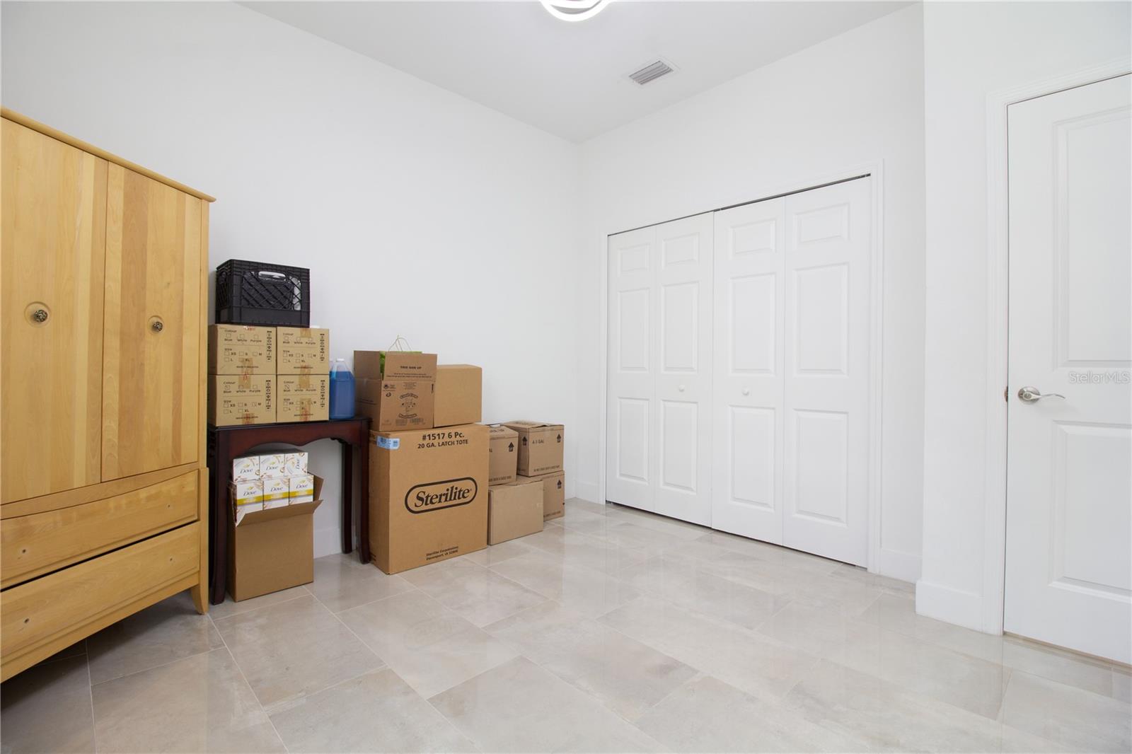 8920 N NEWPORT AVE — photo 29