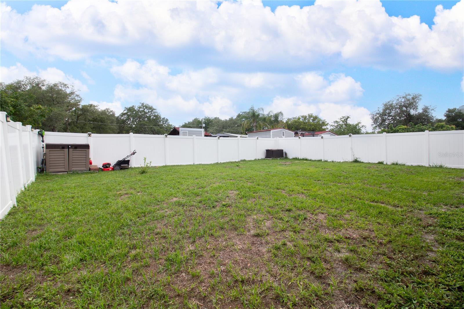 8920 N NEWPORT AVE — photo 42