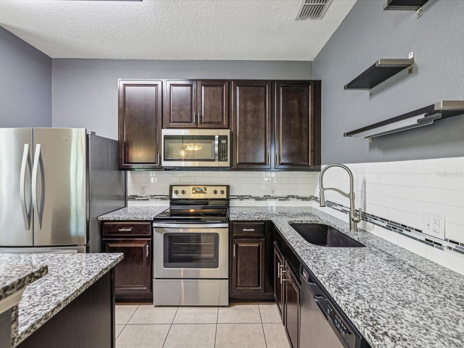 11525 SOUTHERN CREEK DR — photo 18