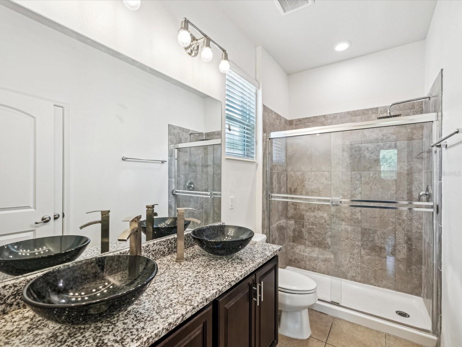 11525 SOUTHERN CREEK DR — photo 23