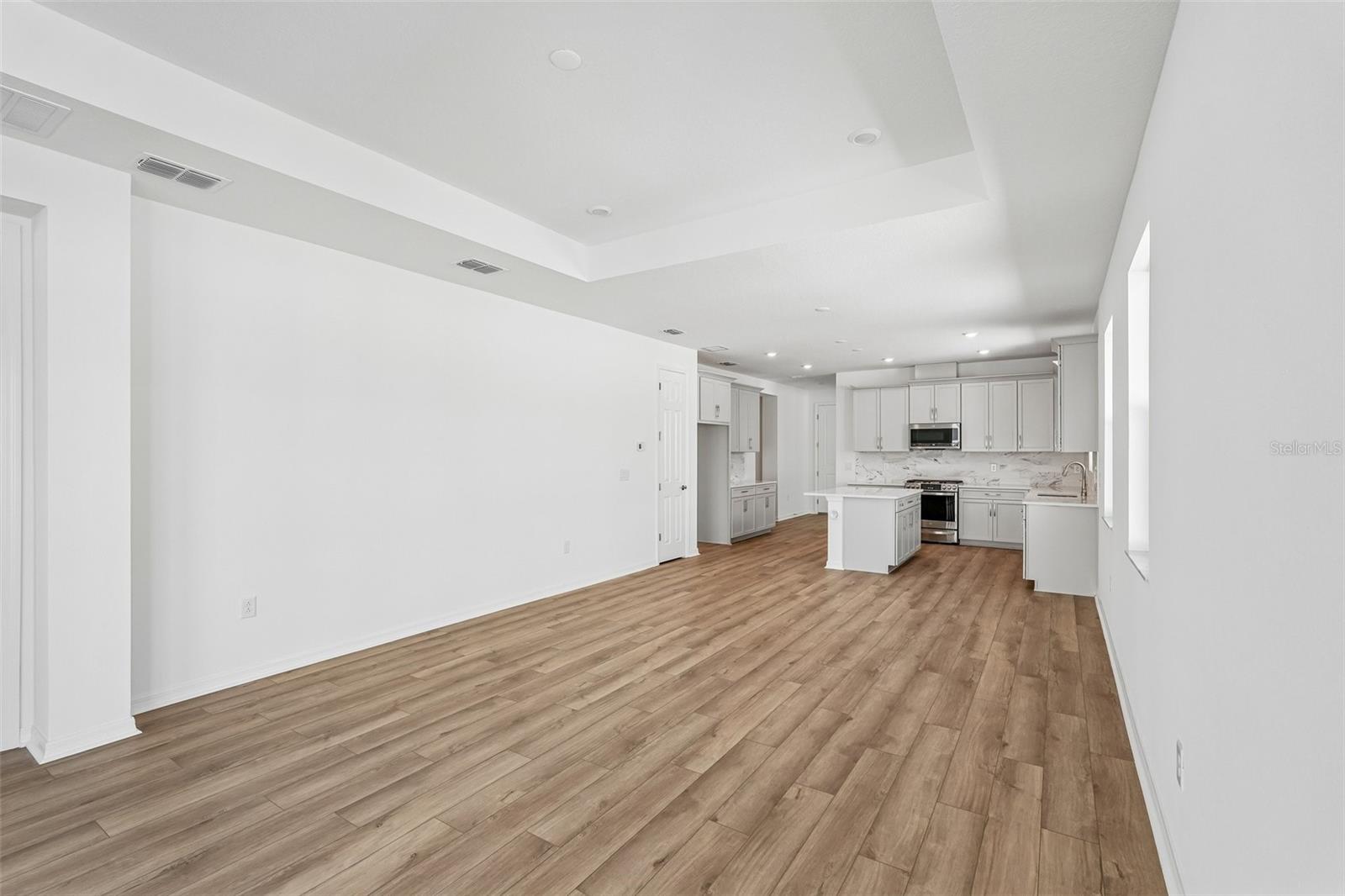 8125 FAIRCHILD AVE — photo 7