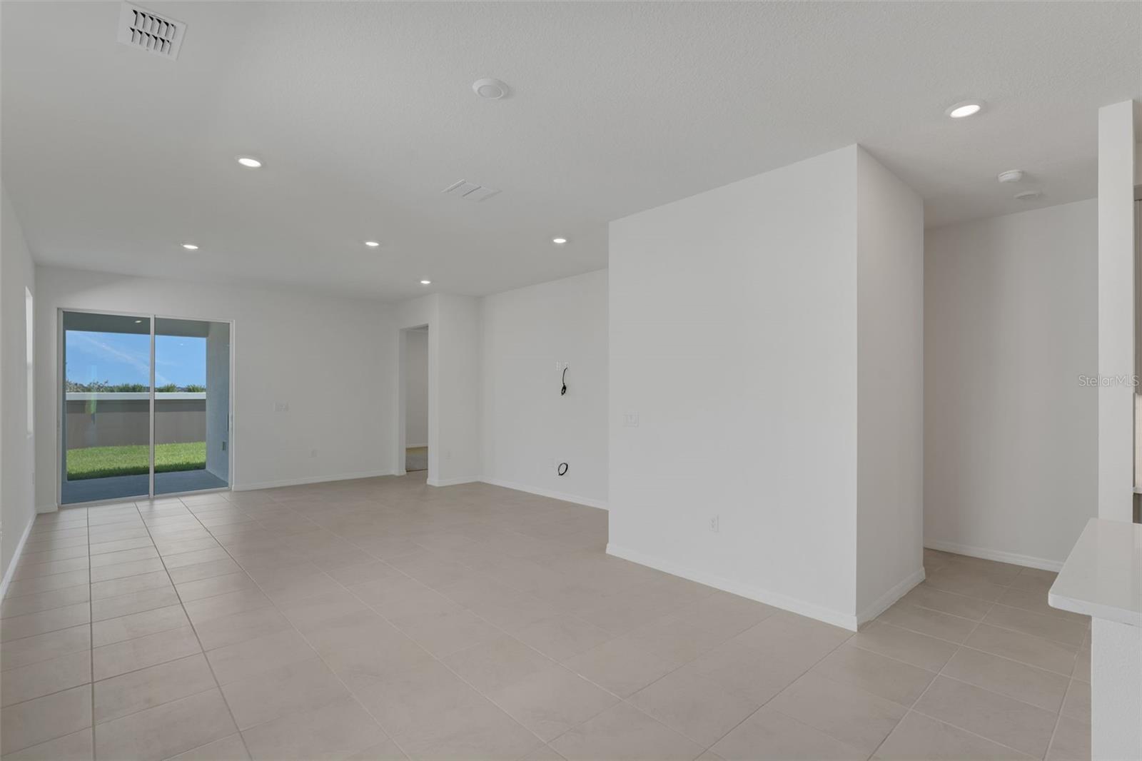 8124 SUNNY POINT TRL — photo 11