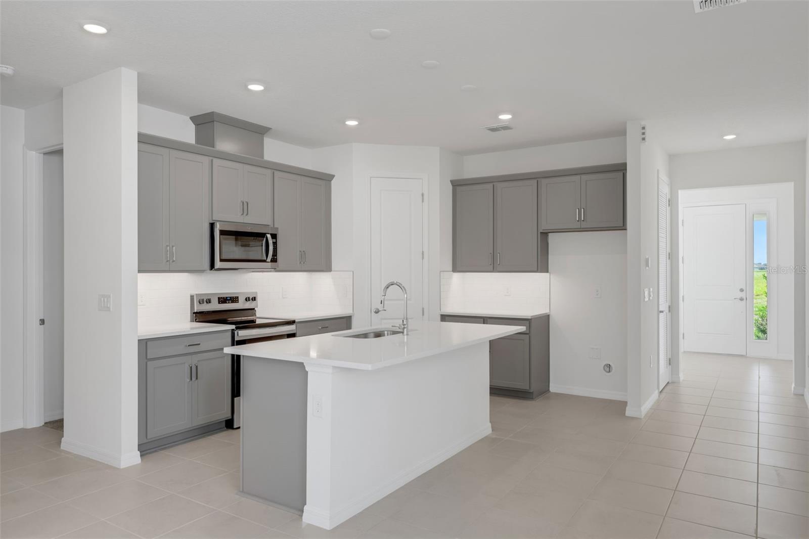 8124 SUNNY POINT TRL — photo 18
