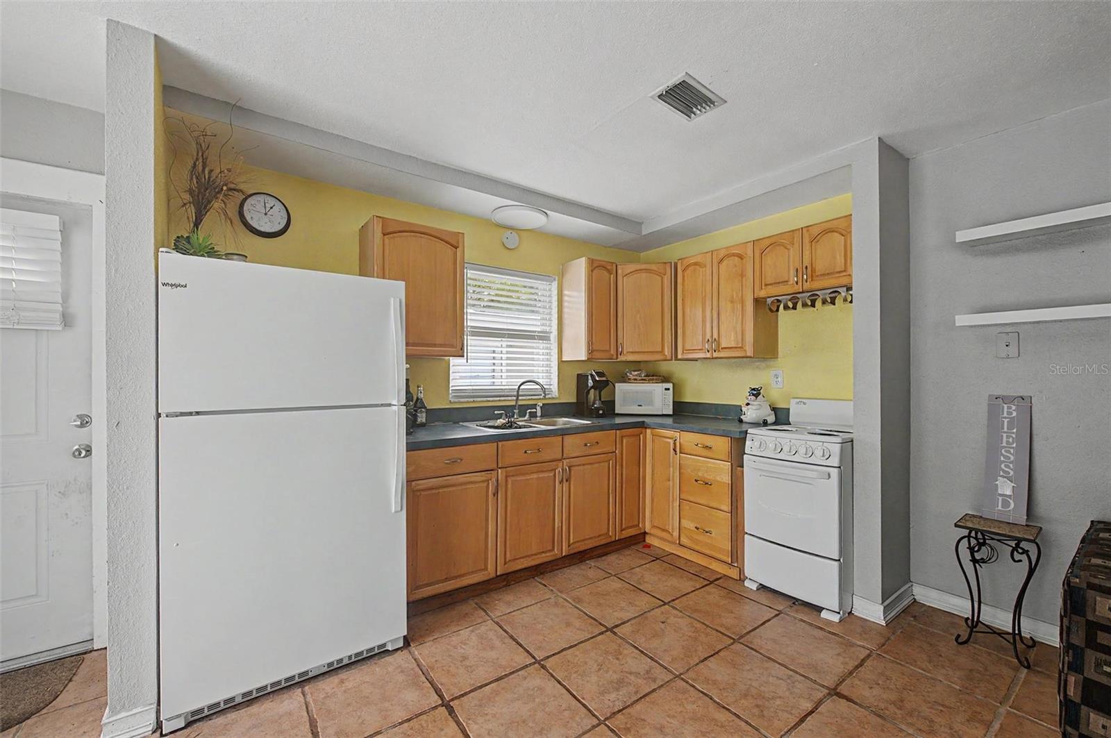 1647 SUMMERDALE DR S — photo 38