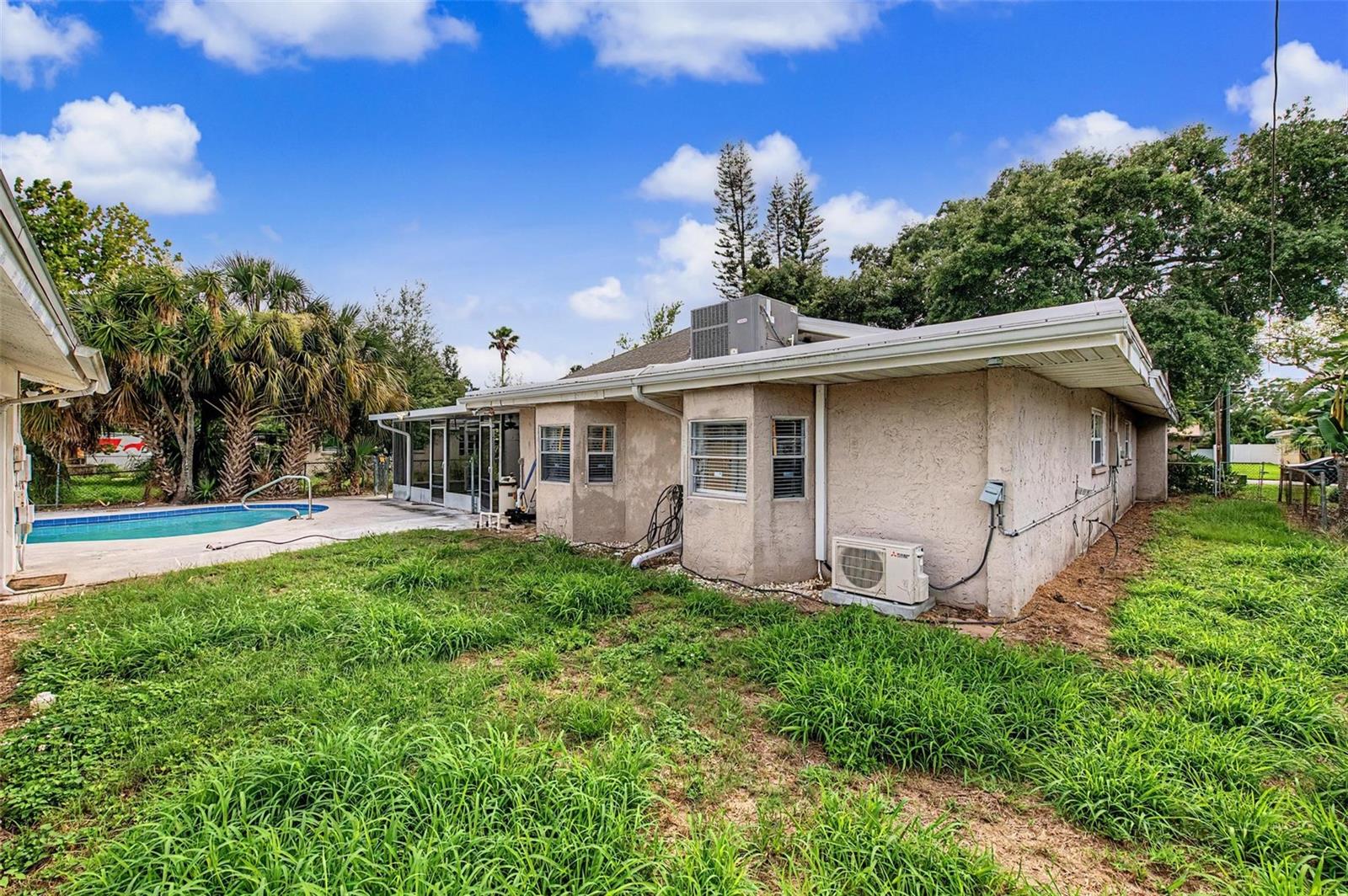 1647 SUMMERDALE DR S — photo 45