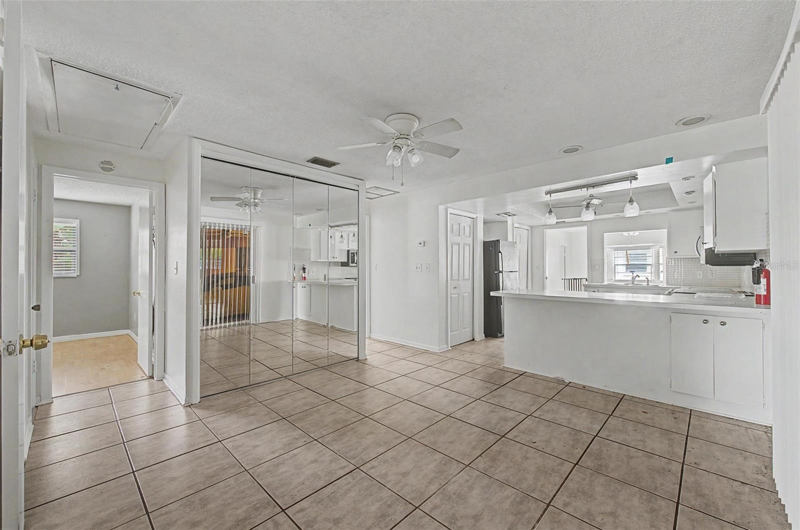 1647 SUMMERDALE DR S — photo 12