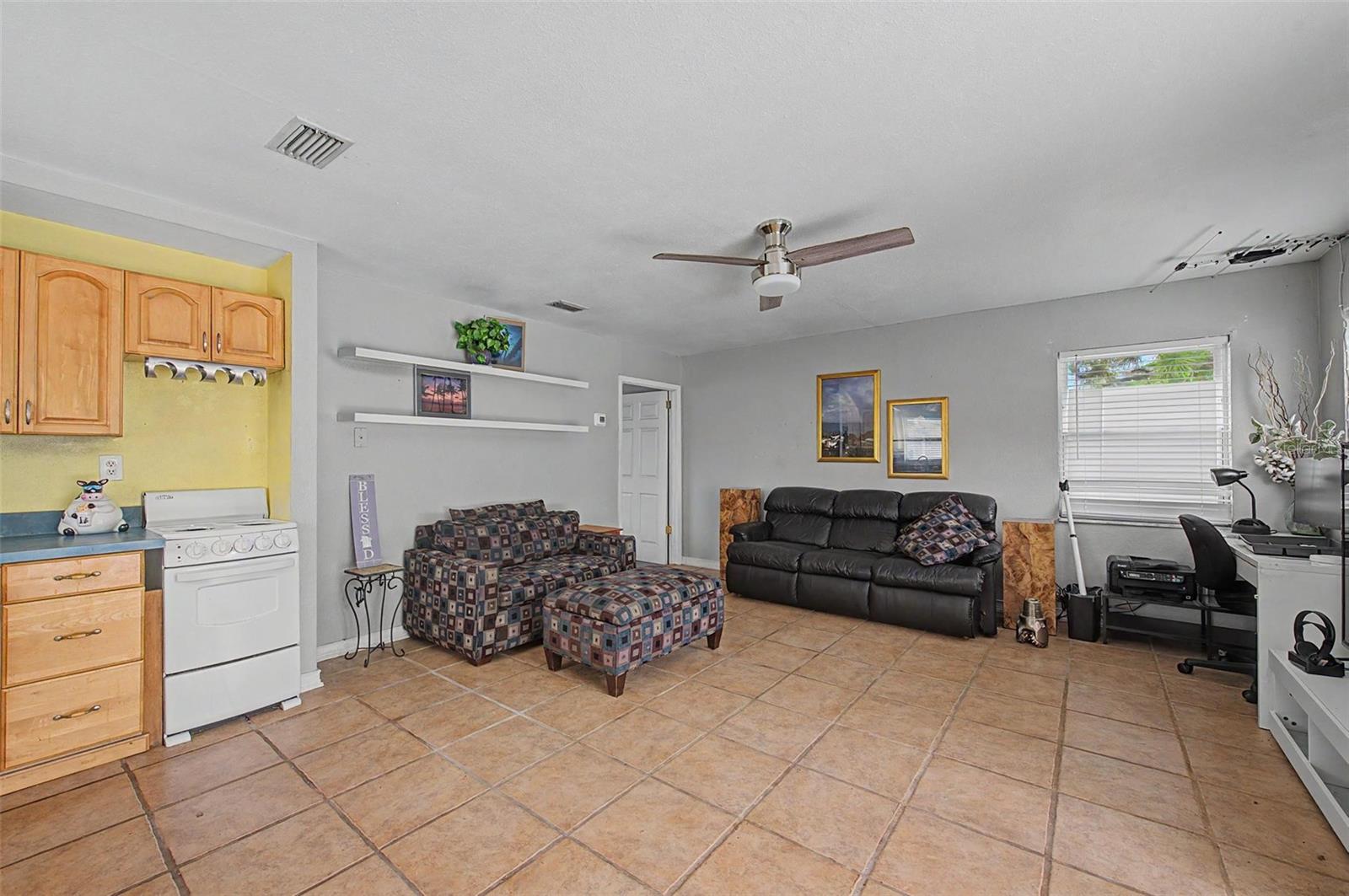 1647 SUMMERDALE DR S — photo 39