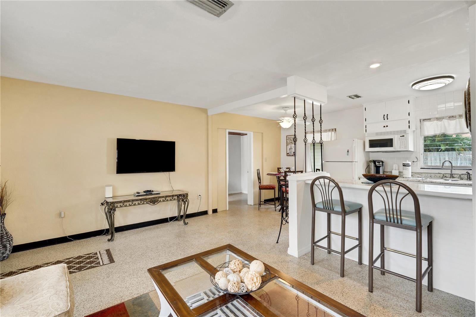 2830 SIESTA DR — photo 6
