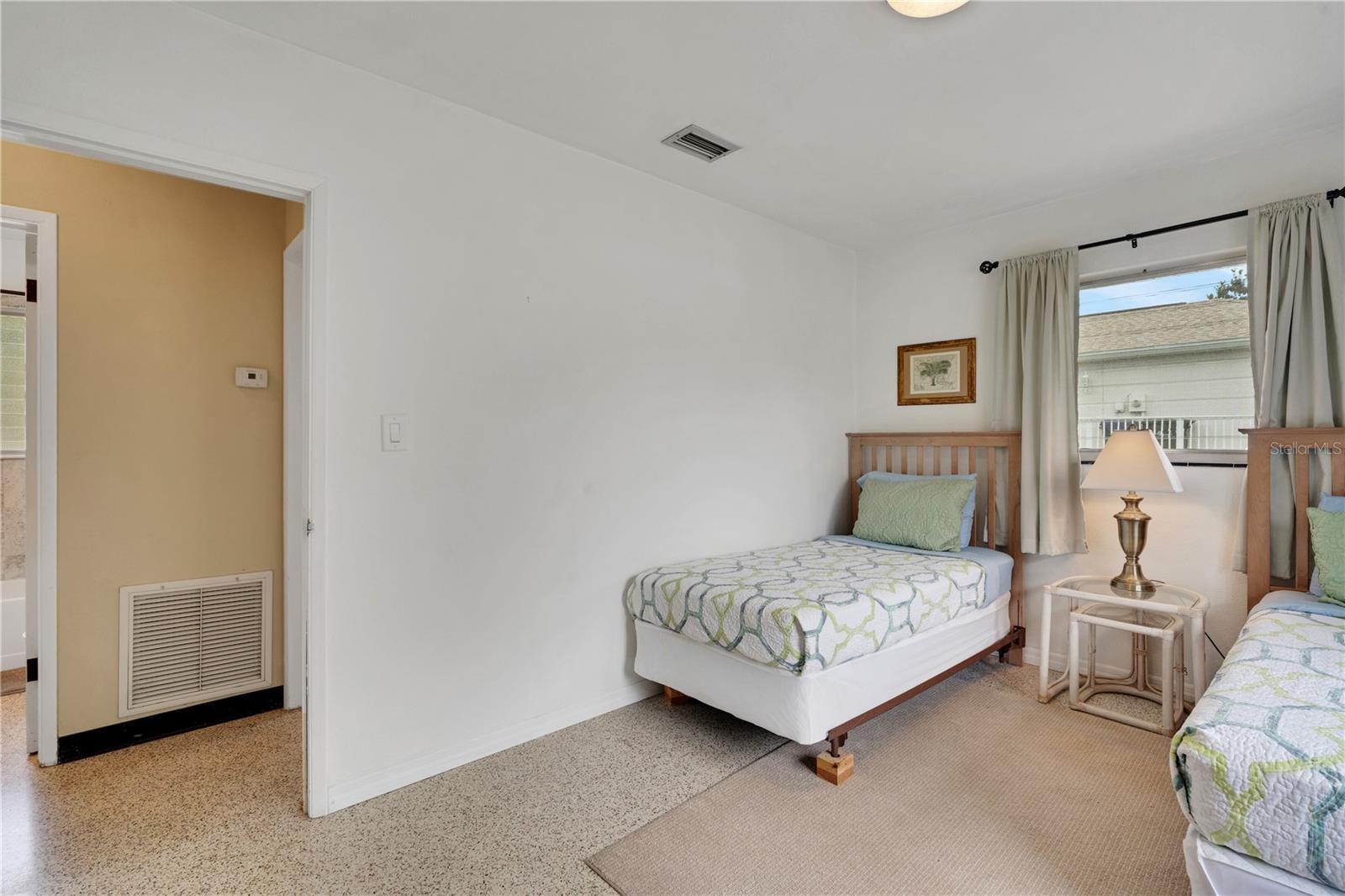 2830 SIESTA DR — photo 22