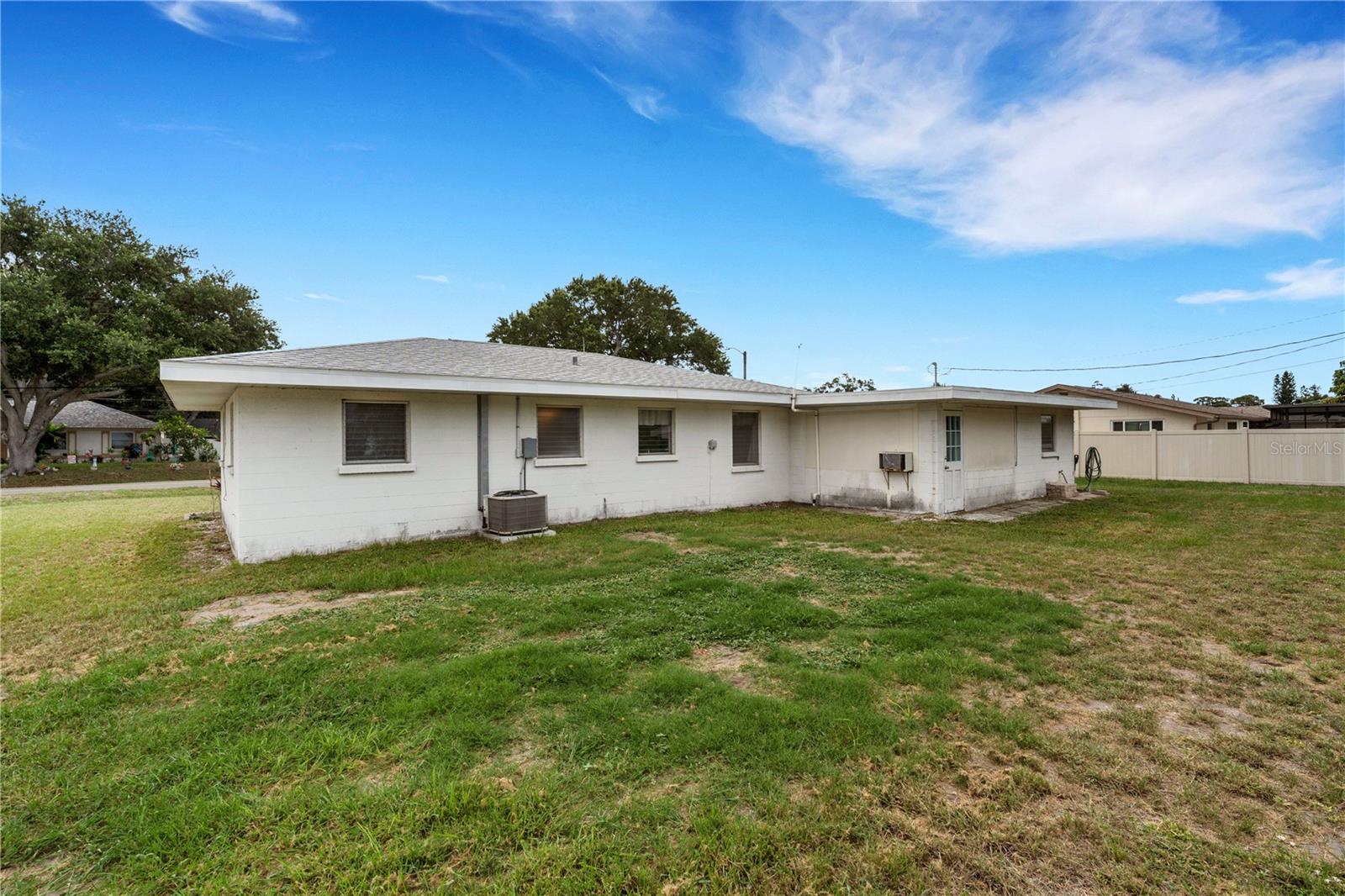 2830 SIESTA DR — photo 24