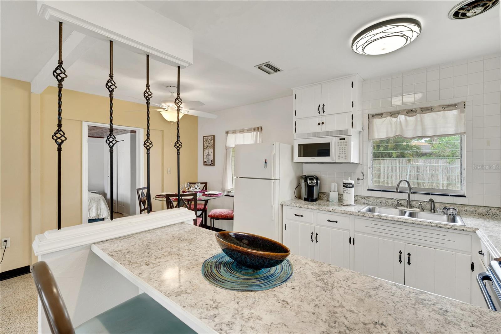 2830 SIESTA DR — photo 7
