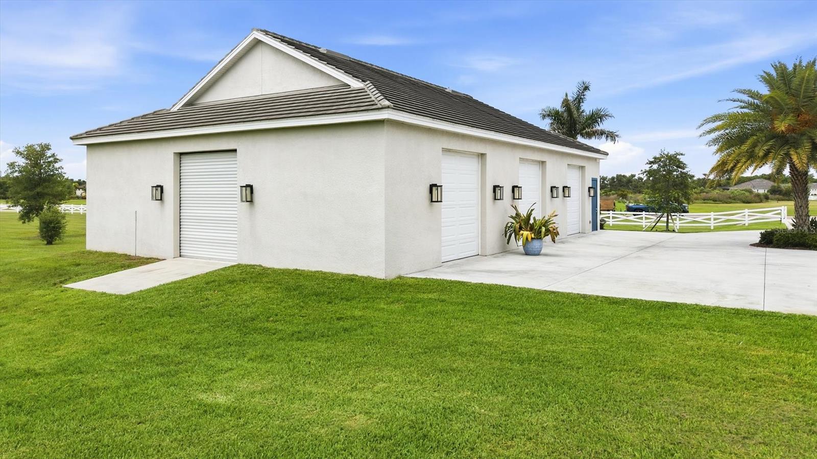 3467 COMPOUND CT — photo 6