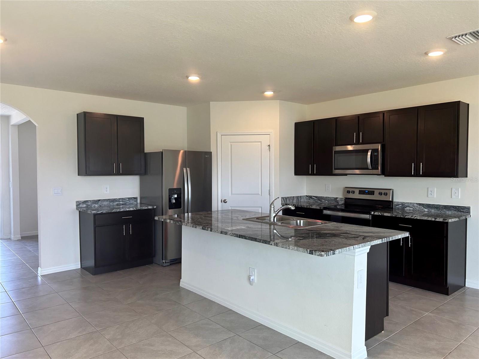 17218 RESERVA DR — photo 15