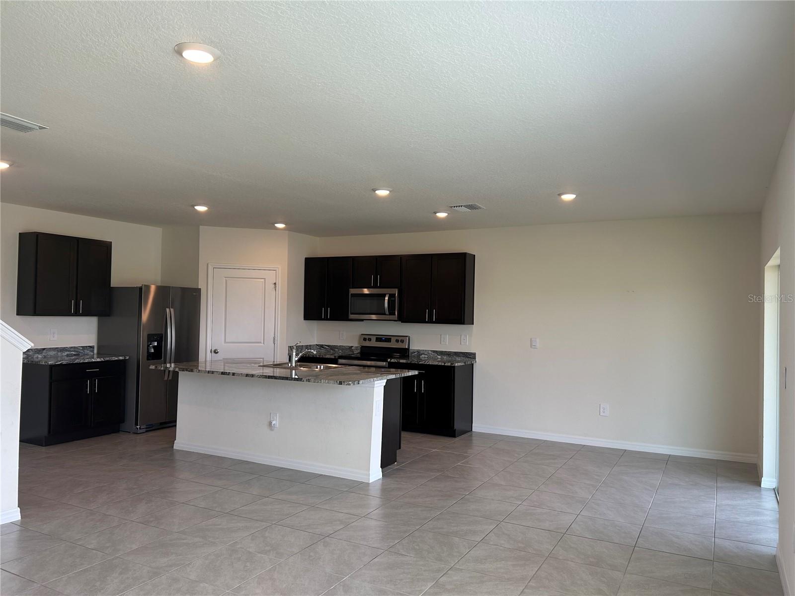 17218 RESERVA DR — photo 14