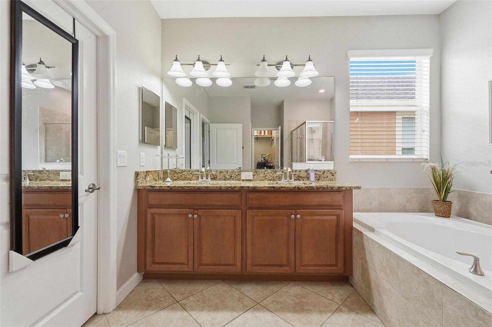 11804 VALHALLA WOODS DR — photo 18