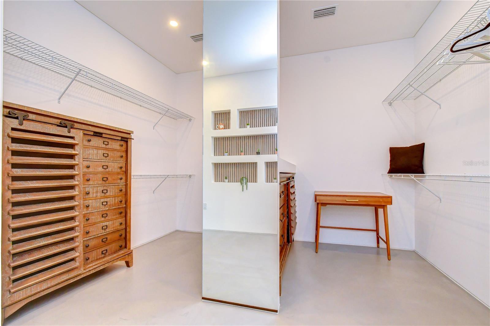 6805 NEW YORK DR — photo 22