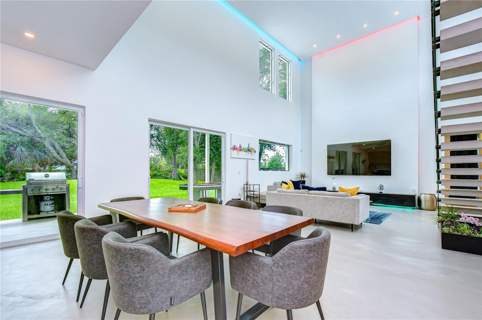 6805 NEW YORK DR — photo 11