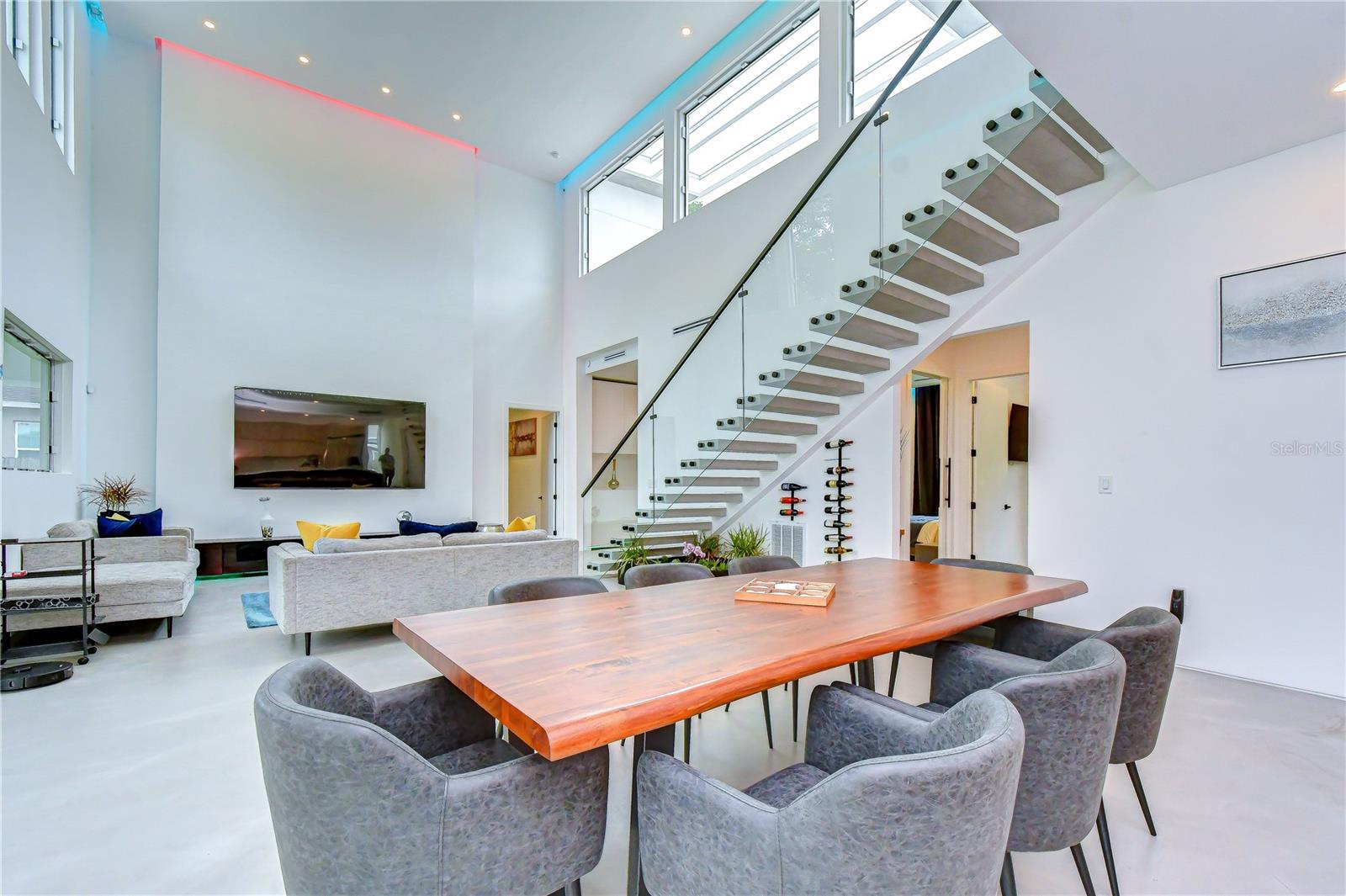6805 NEW YORK DR — photo 12