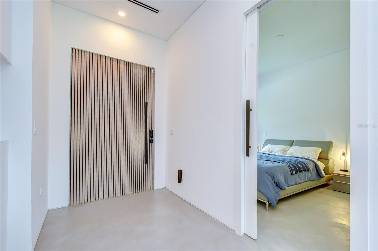 6805 NEW YORK DR — photo 4