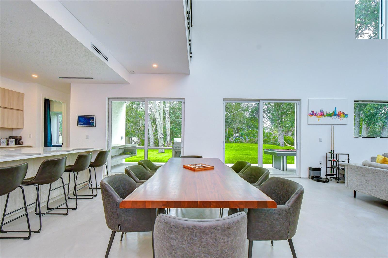 6805 NEW YORK DR — photo 10