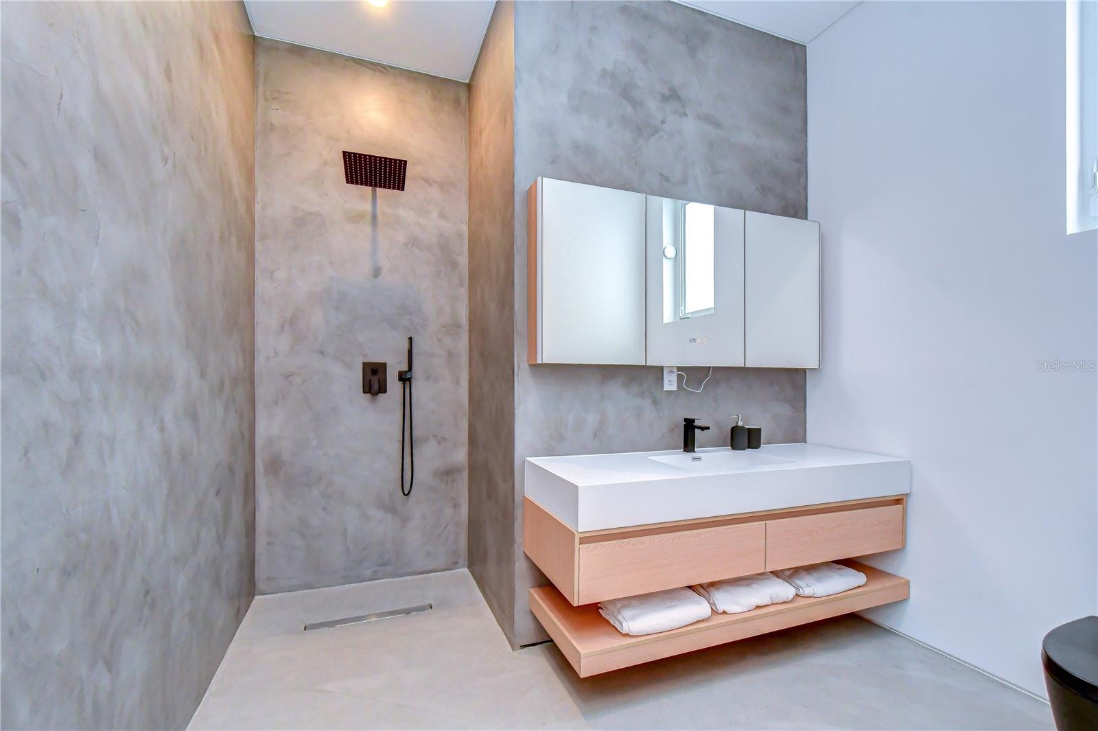 6805 NEW YORK DR — photo 33