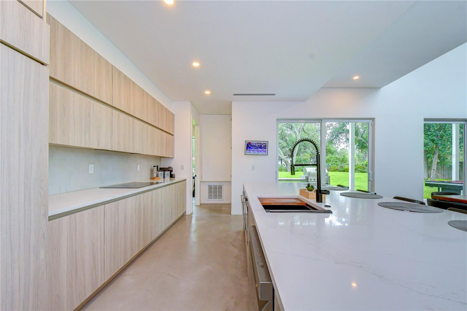 6805 NEW YORK DR — photo 15