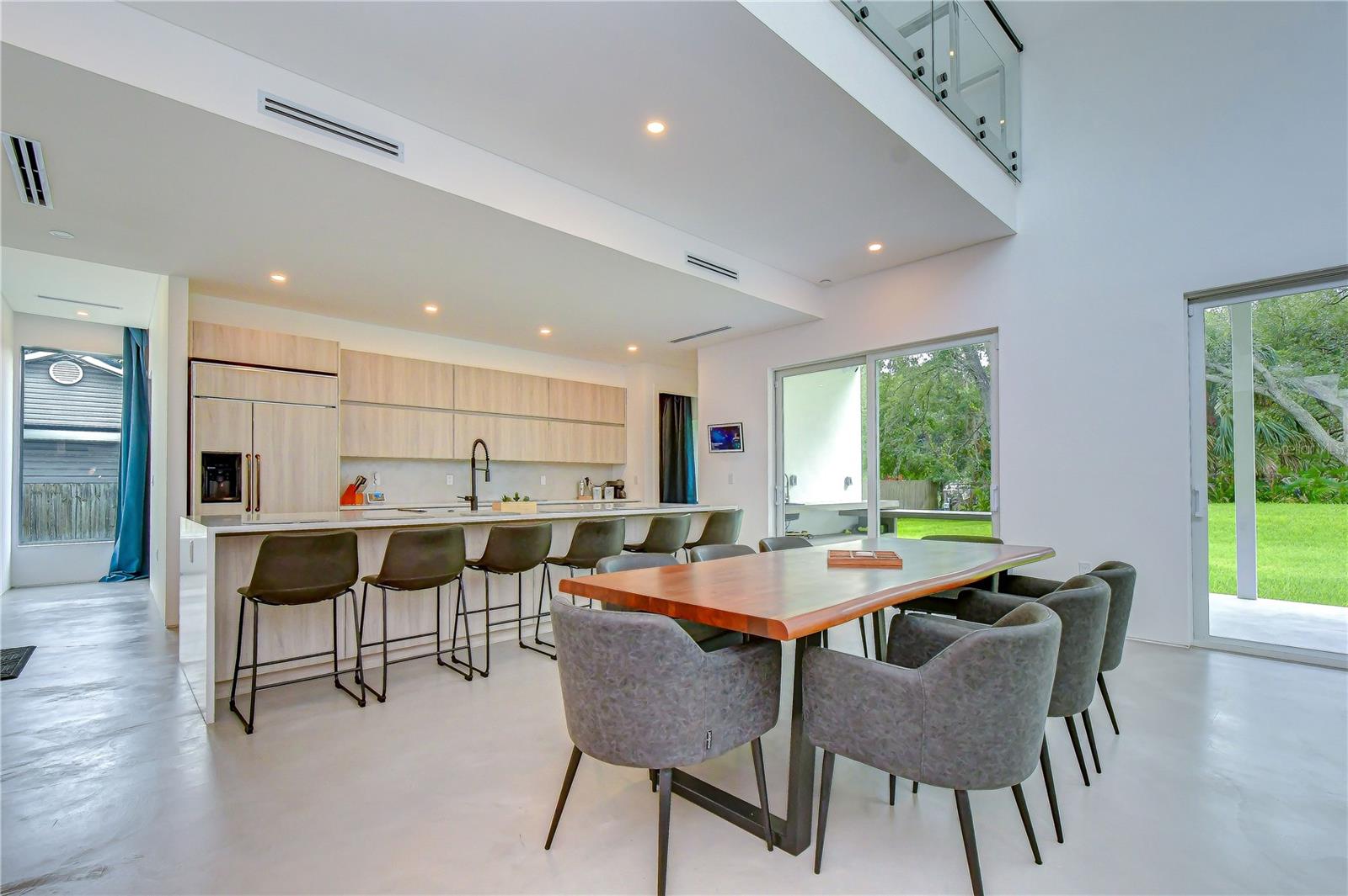 6805 NEW YORK DR — photo 9
