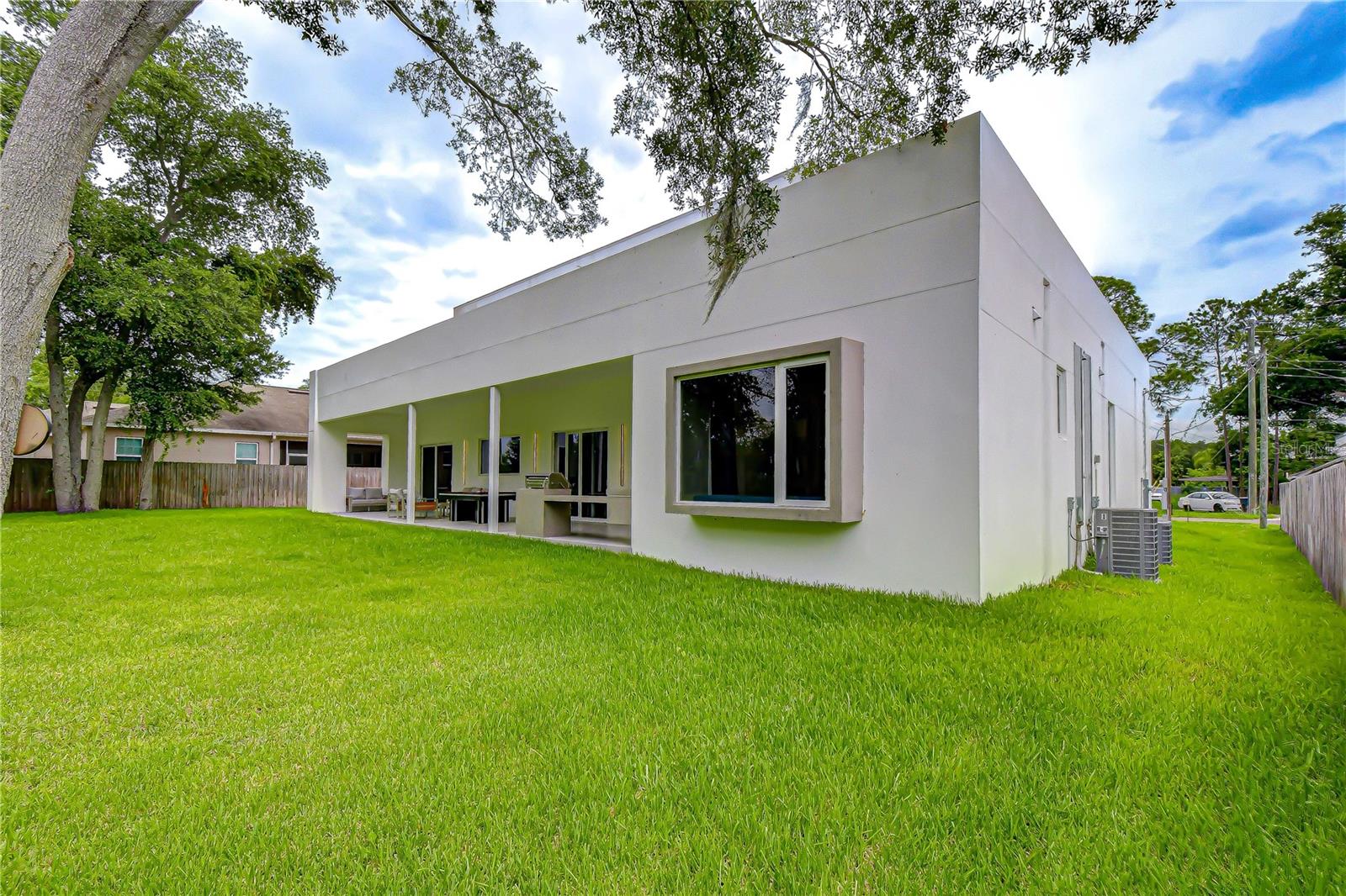 6805 NEW YORK DR — photo 47