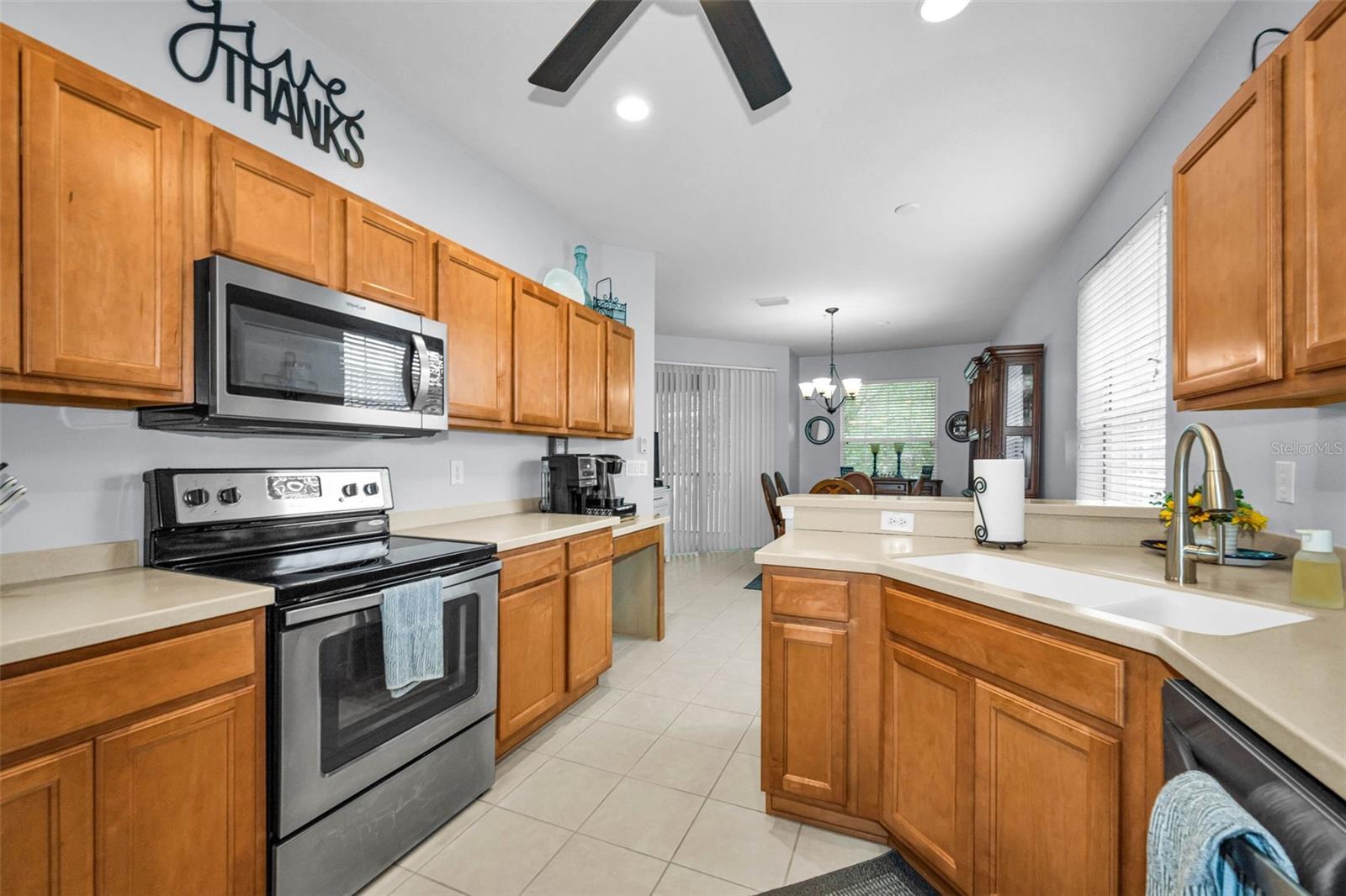 889 LANTERN WAY — photo 2