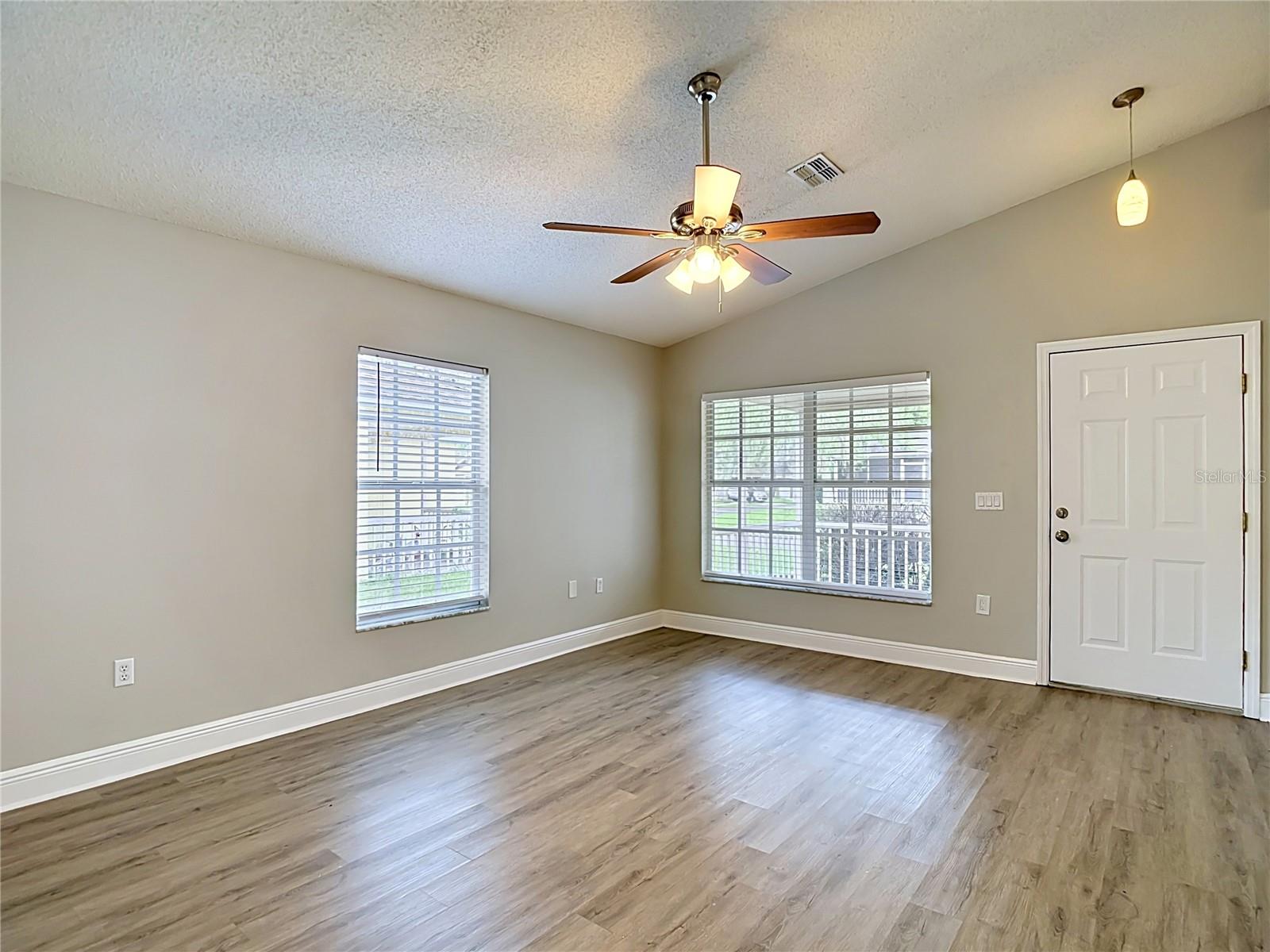 7834 CHADWICK DR — photo 3