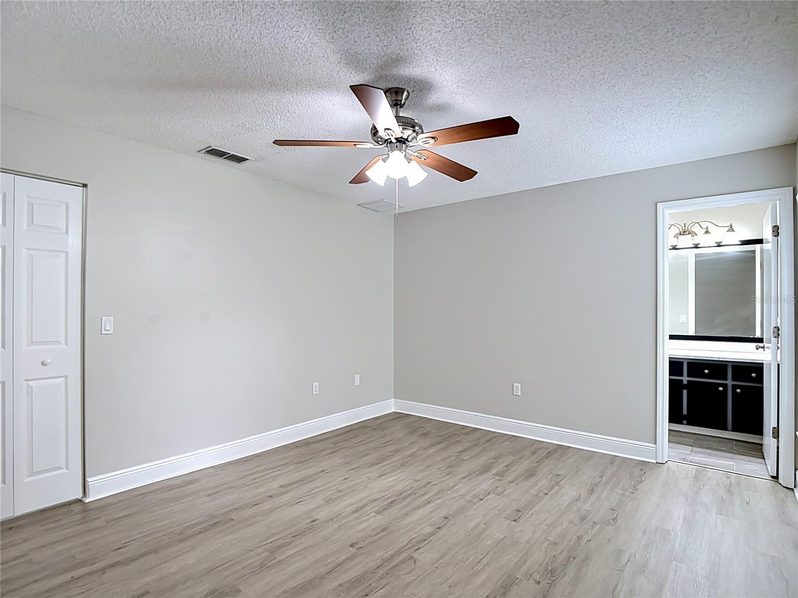 7834 CHADWICK DR — photo 9