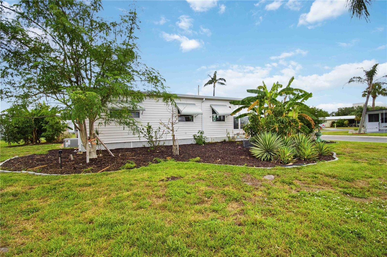 5402 CHATEAU LN — photo 37