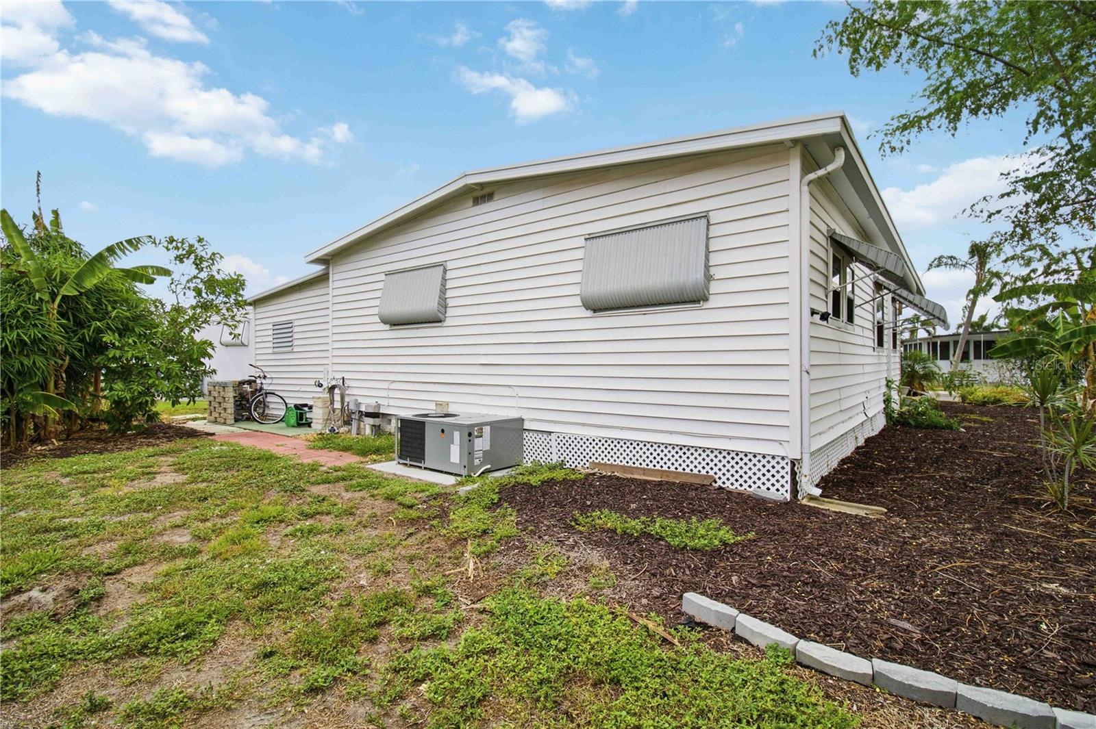 5402 CHATEAU LN — photo 34