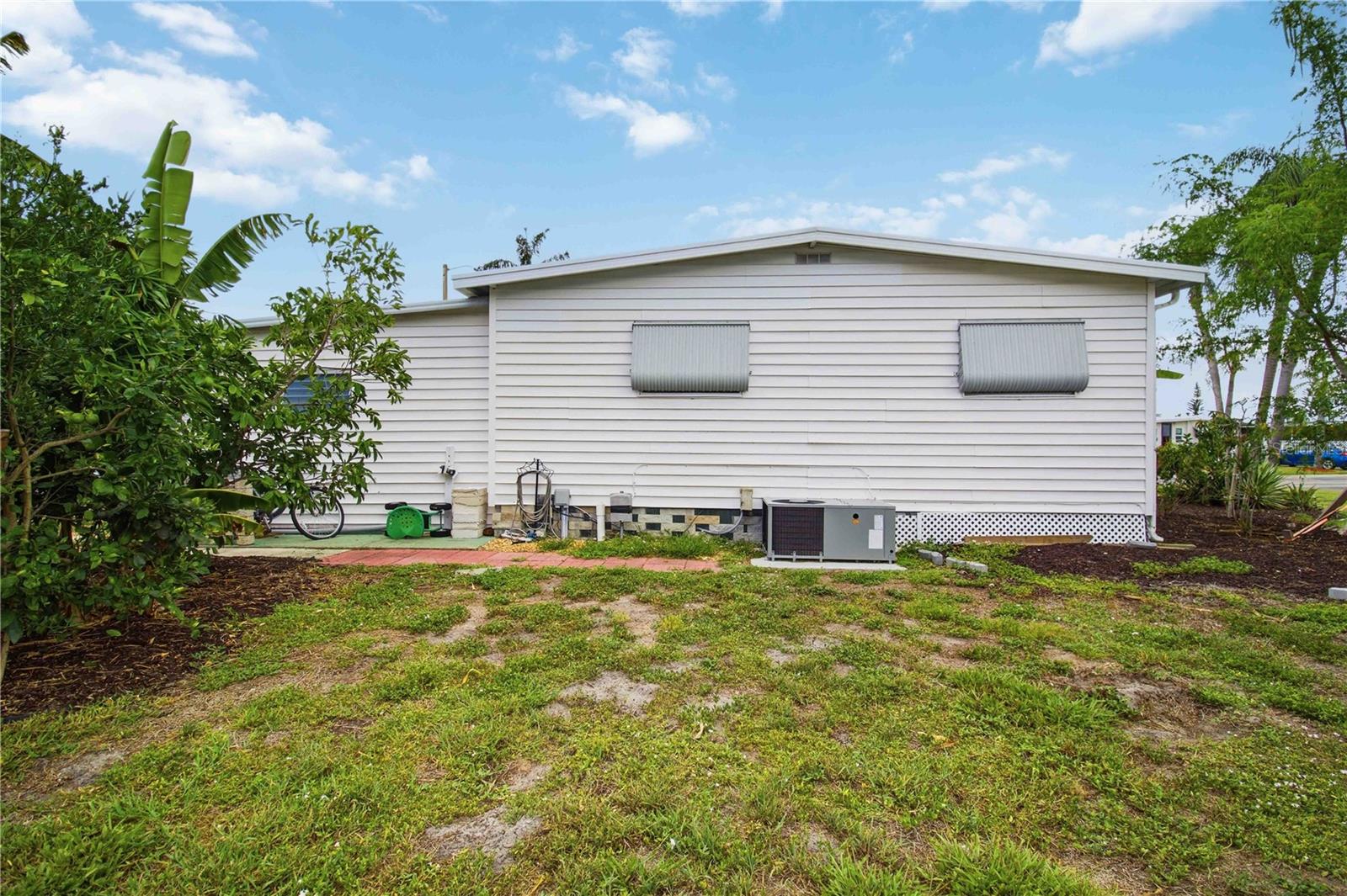 5402 CHATEAU LN — photo 33