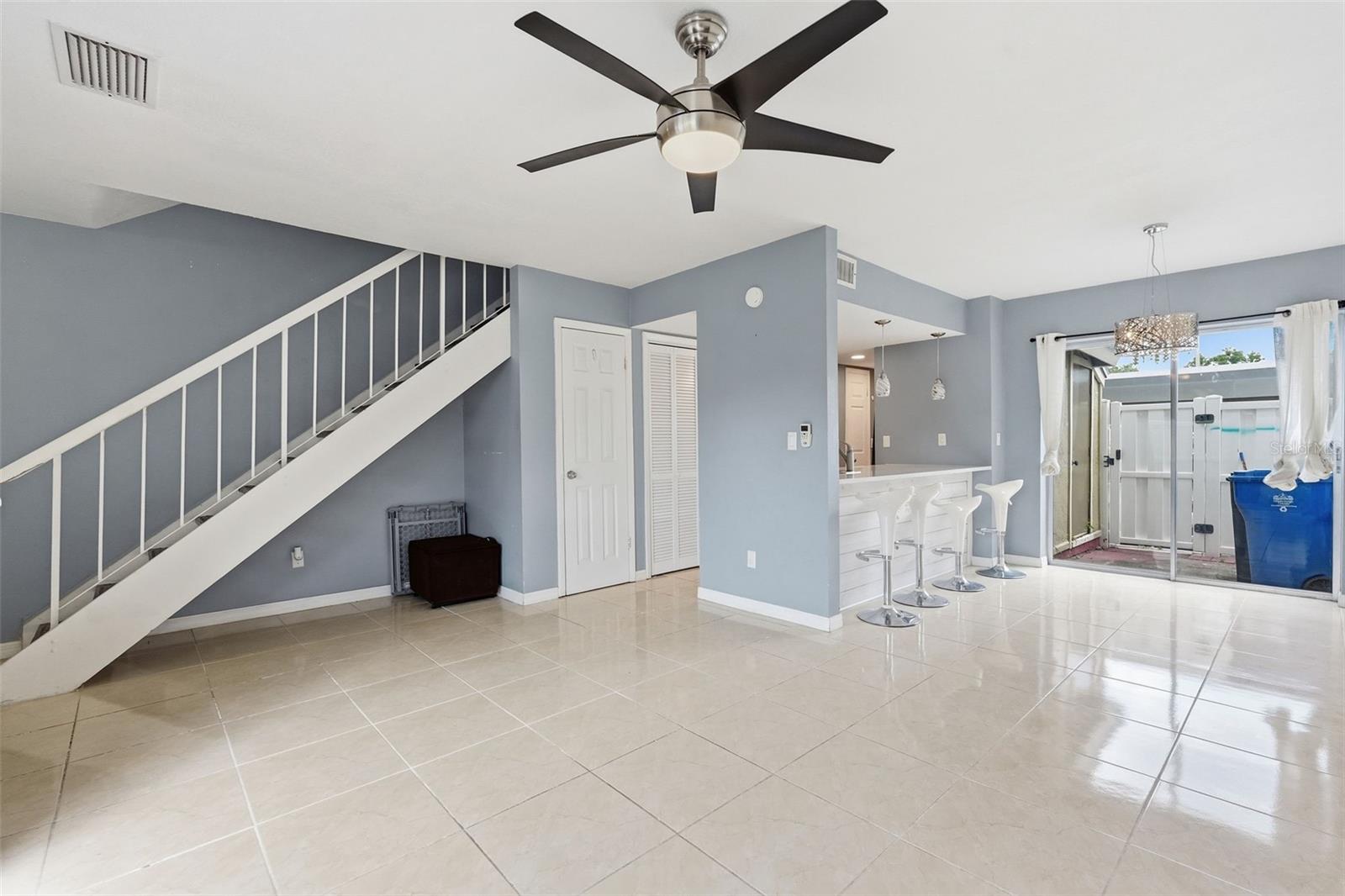 6902 EL CENTRO CT — photo 4