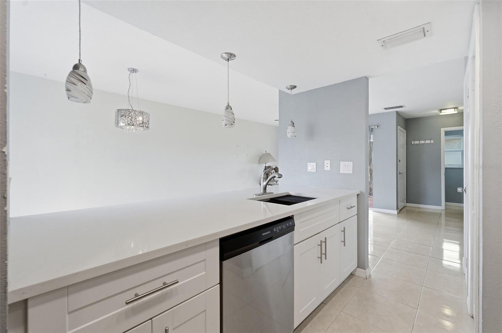 6902 EL CENTRO CT — photo 7