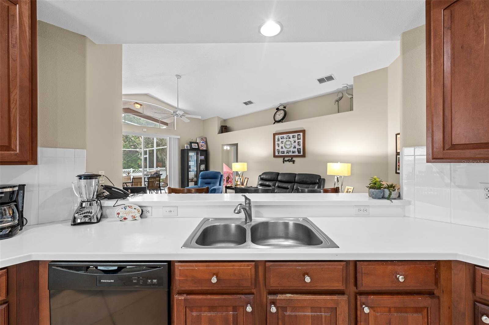 16230 NOTTINGHAM PKWY — photo 8
