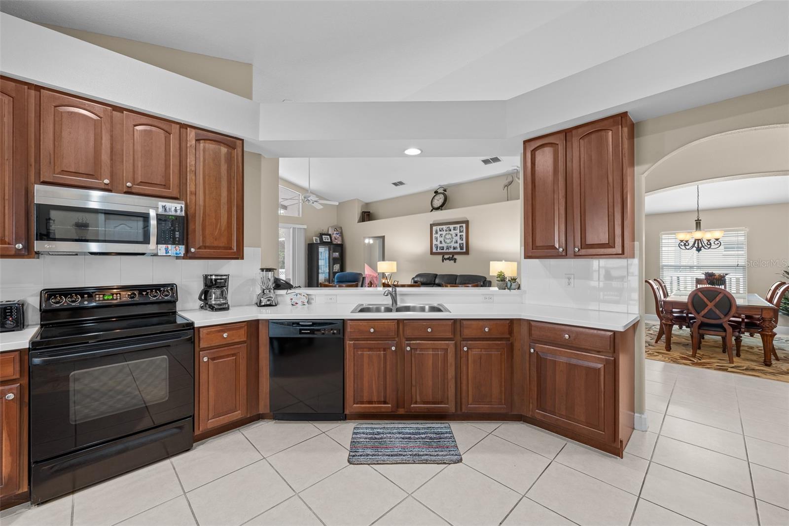 16230 NOTTINGHAM PKWY — photo 9